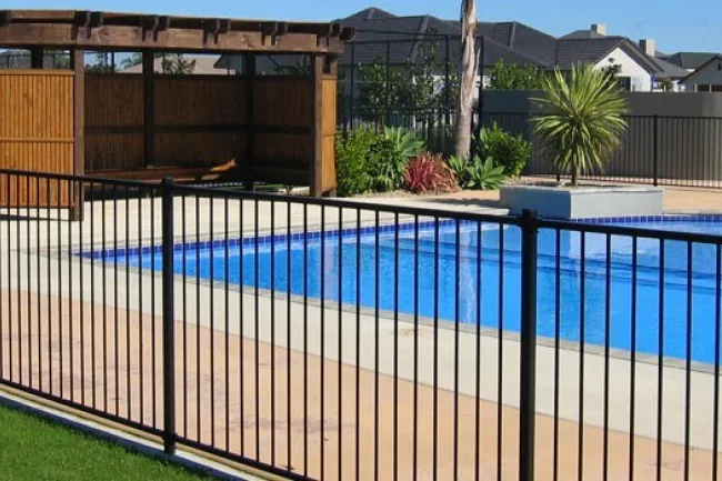 swimming pool fencing